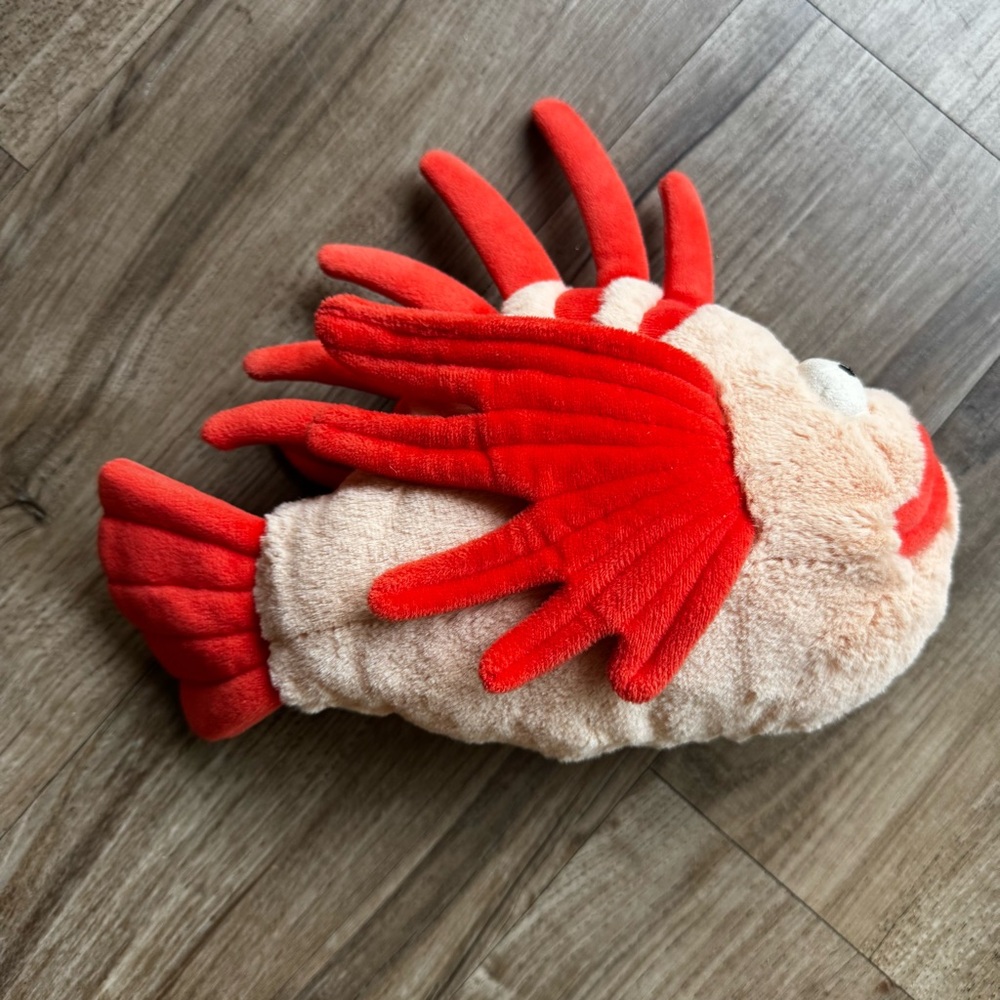 Jellycat Lois Lionfish soft plush - Picture 2 of 4